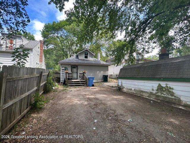 426 S Francis Avenue, Lansing, MI 48912