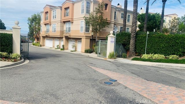 1044 Rossano Way, Anaheim Hills, CA 92808