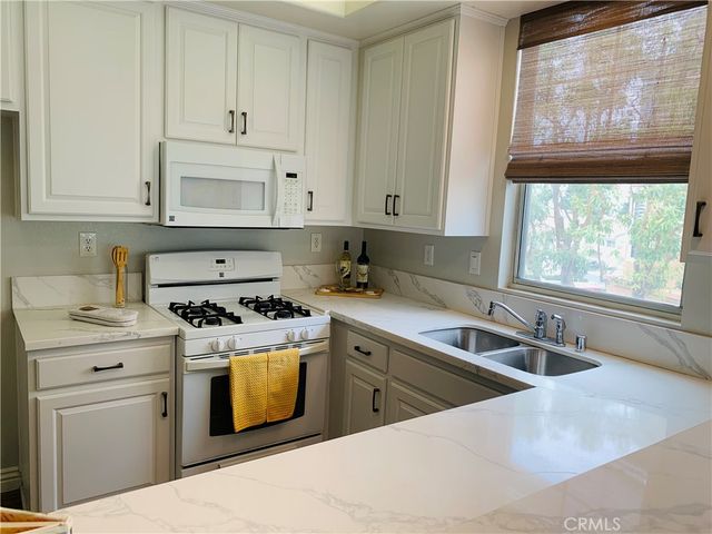 1044 Rossano Way, Anaheim Hills, CA 92808