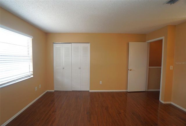10049 LAKE OAK CIRCLE, Tampa, FL 33624