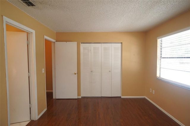 10049 LAKE OAK CIRCLE, Tampa, FL 33624