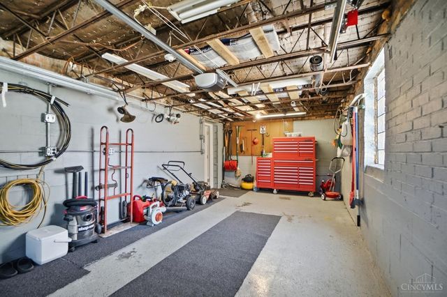 5555 Beechmont Avenue, Cincinnati, OH 45230