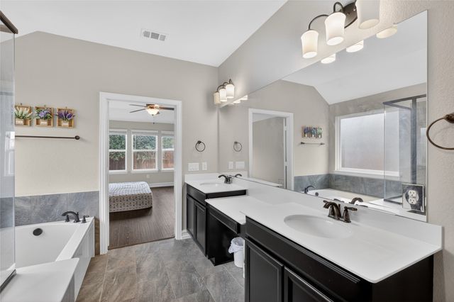 3104 Treyburn Lane, Mansfield, TX 76084