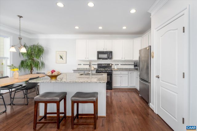 171 COTTAGE CT, Zion Crossroads, VA 22942