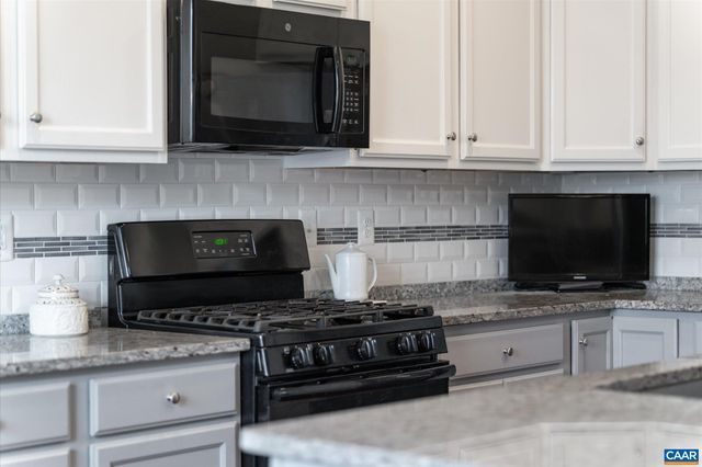 171 COTTAGE CT, Zion Crossroads, VA 22942