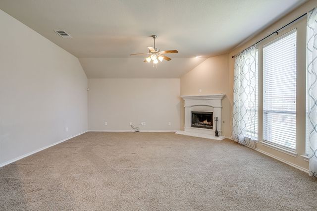 6 Beechcreek Drive, Edgecliff Village, TX 76134