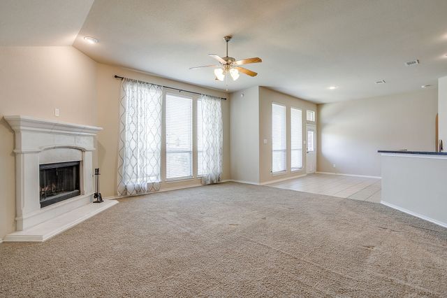 6 Beechcreek Drive, Edgecliff Village, TX 76134