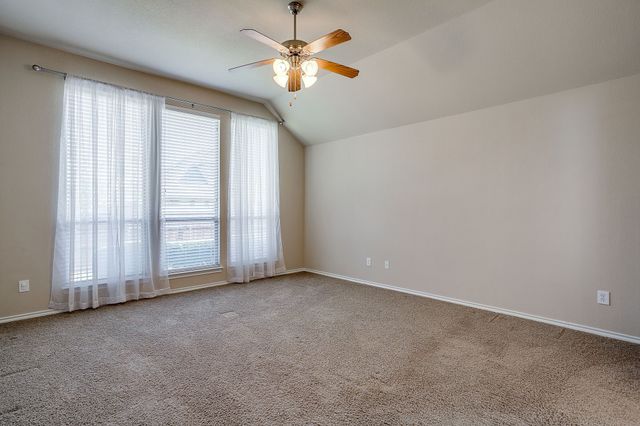 6 Beechcreek Drive, Edgecliff Village, TX 76134