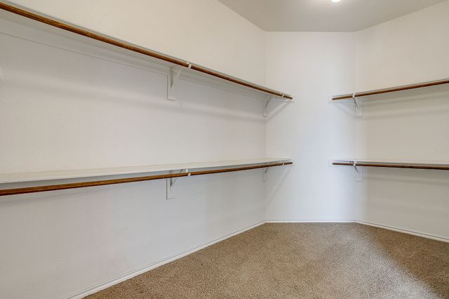 6 Beechcreek Drive, Edgecliff Village, TX 76134