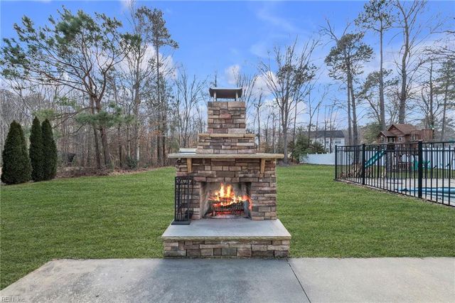 16348 Smithfield Heights DR, Smithfield, VA 23430