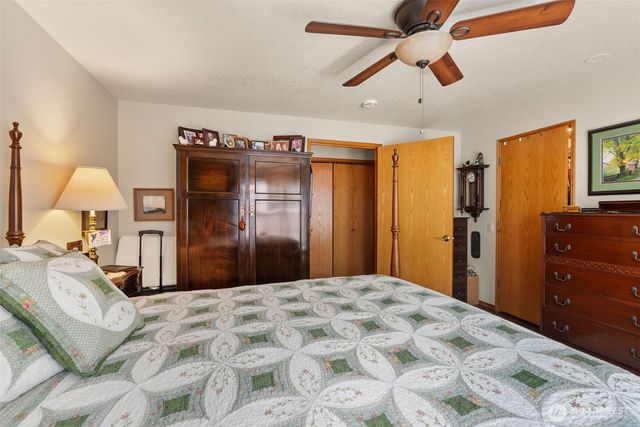 1192 Emerson Lane, Centralia, WA 98531