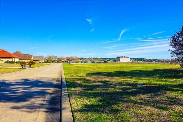 10815 Bourbon Street, Willis, TX 77318