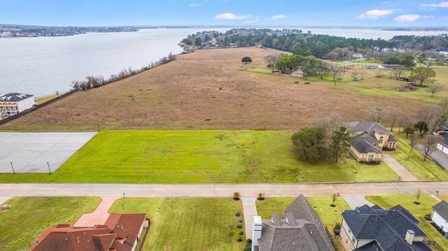 10815 Bourbon Street, Willis, TX 77318