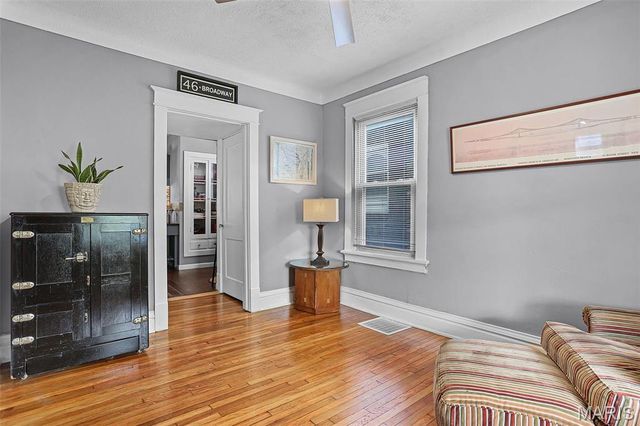 2225 Richert Place, St Louis, MO 63143