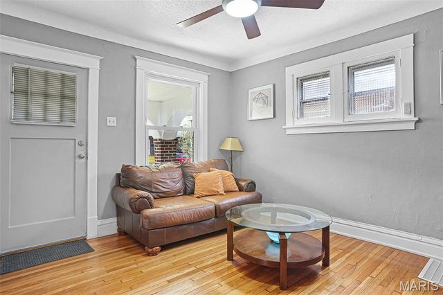 2225 Richert Place, St Louis, MO 63143