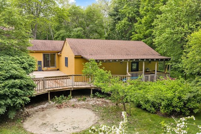 309 Mendon Rd, Sutton, MA 01590