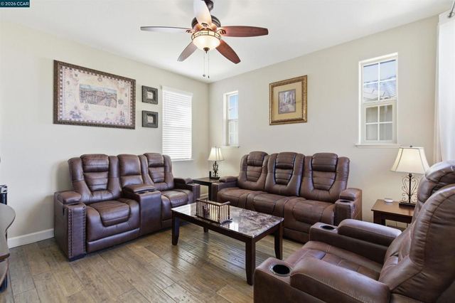 9927 Reimers Way, Dublin, CA 94568