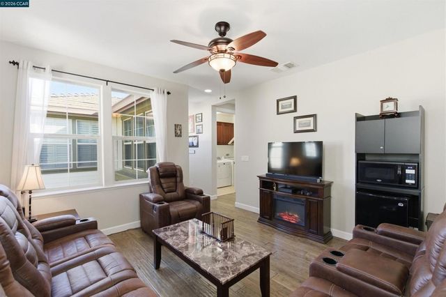 9927 Reimers Way, Dublin, CA 94568