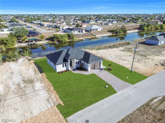 609 NE 11th TER, Cape Coral, FL 33909