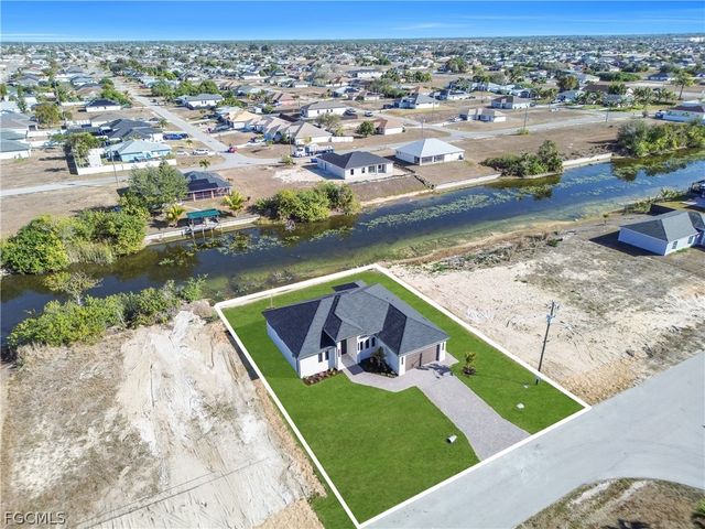 609 NE 11th TER, Cape Coral, FL 33909