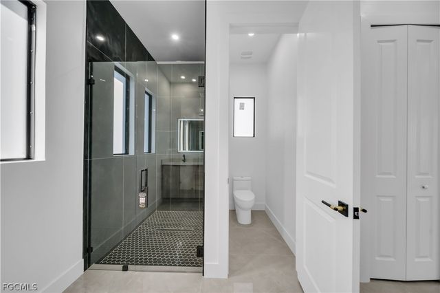 609 NE 11th TER, Cape Coral, FL 33909