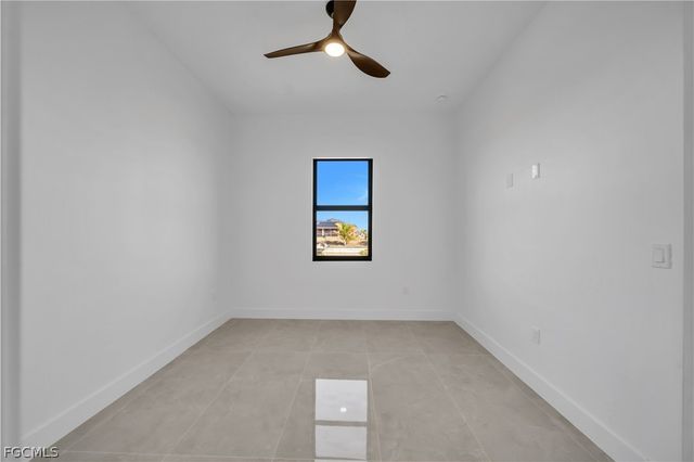 609 NE 11th TER, Cape Coral, FL 33909