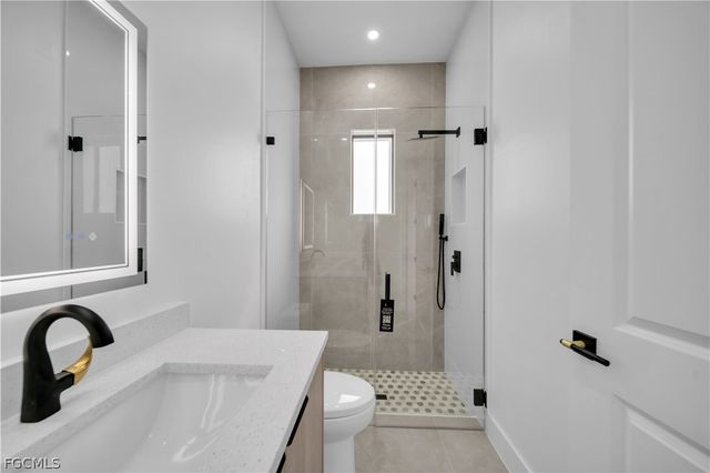 609 NE 11th TER, Cape Coral, FL 33909