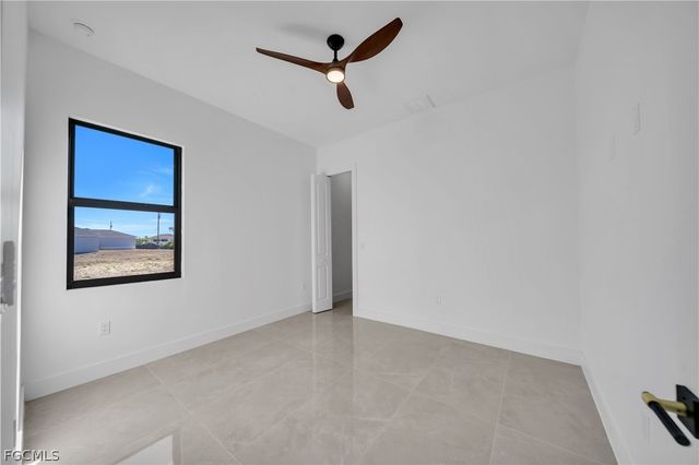 609 NE 11th TER, Cape Coral, FL 33909