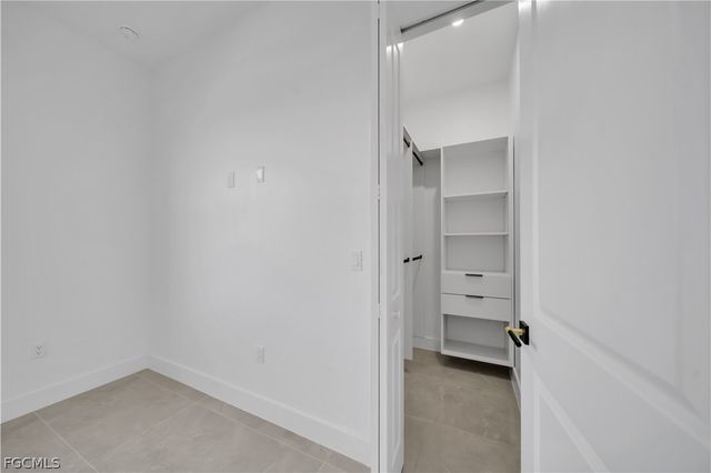 609 NE 11th TER, Cape Coral, FL 33909