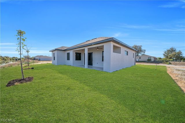 609 NE 11th TER, Cape Coral, FL 33909