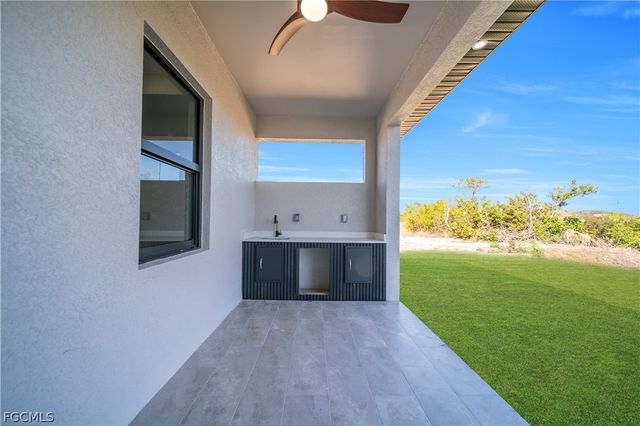 609 NE 11th TER, Cape Coral, FL 33909