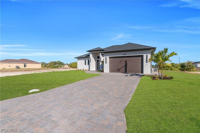 609 NE 11th TER, Cape Coral, FL 33909