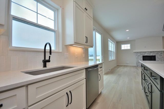 8191 Skylark COURT, Mequon, WI 53097