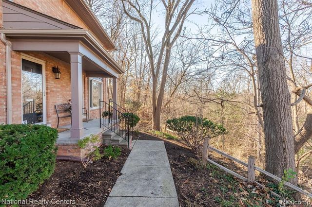 1039 N Old Woodward Avenue 7, Birmingham, MI 48009