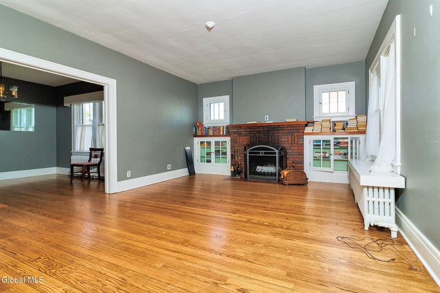 9 6th Street, Waterford, NY 12188