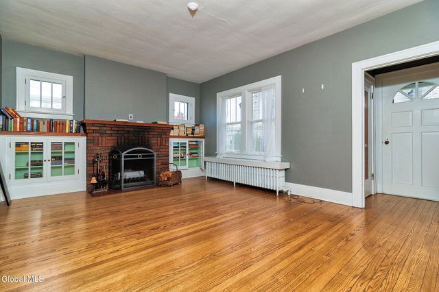9 6th Street, Waterford, NY 12188