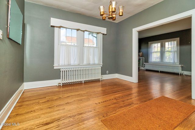 9 6th Street, Waterford, NY 12188