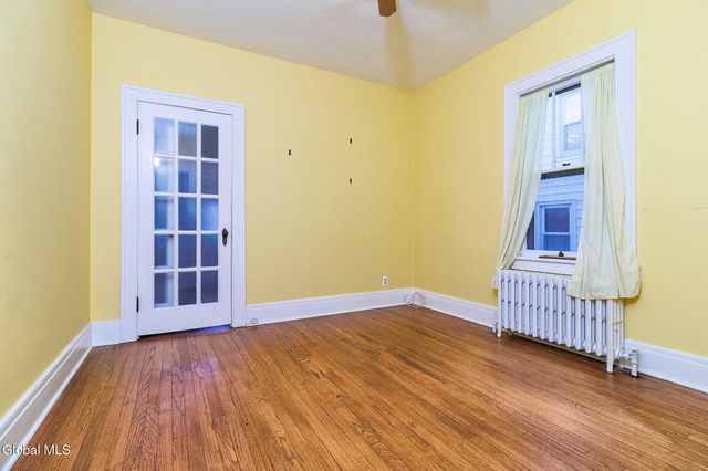 9 6th Street, Waterford, NY 12188