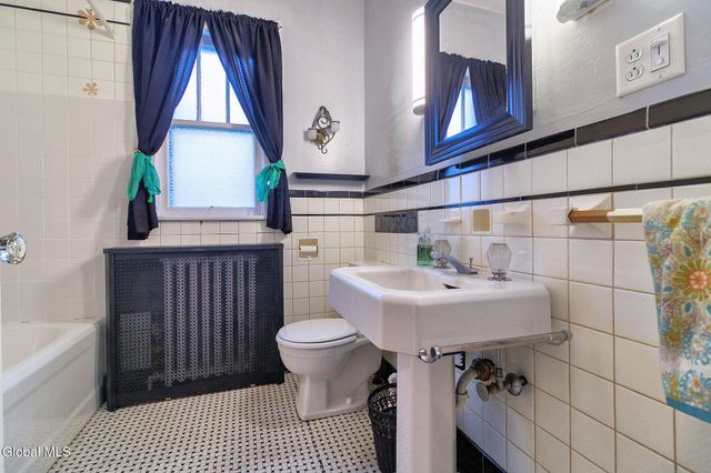 9 6th Street, Waterford, NY 12188