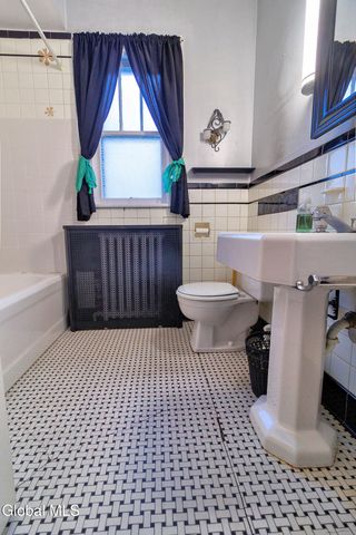 9 6th Street, Waterford, NY 12188