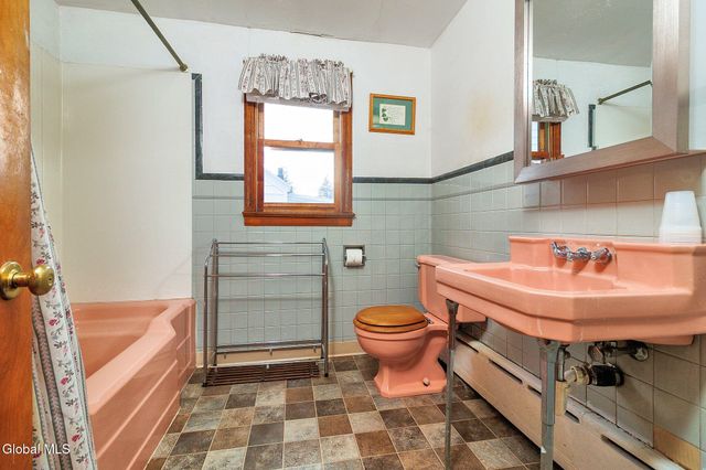 9 6th Street, Waterford, NY 12188