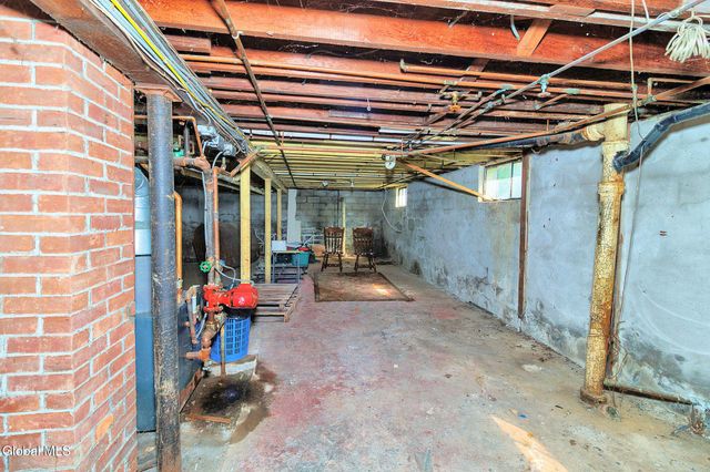 9 6th Street, Waterford, NY 12188