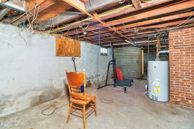 9 6th Street, Waterford, NY 12188
