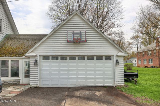 9 6th Street, Waterford, NY 12188