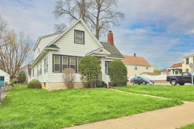 9 6th Street, Waterford, NY 12188