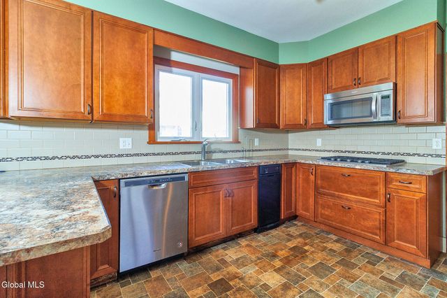 9 6th Street, Waterford, NY 12188