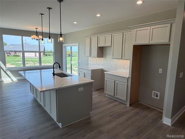 4104 Carriage Hill Drive, Metamora, MI 48455