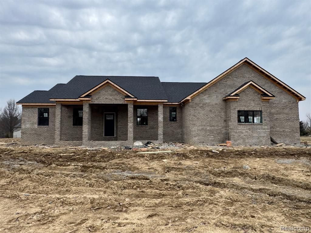 4104 Carriage Hill Drive, Metamora, MI 48455