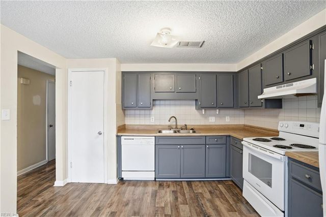 2125 Point Hollow CT, Virginia Beach, VA 23455