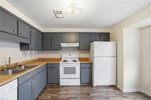 2125 Point Hollow CT, Virginia Beach, VA 23455